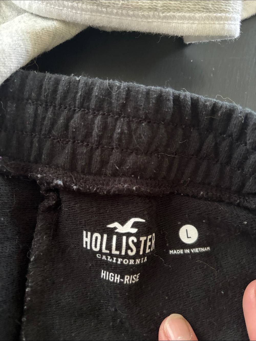 Hollister Women's Dual-Pack Lounge Shorts — Light Gray & Black - Picture 4 of 4